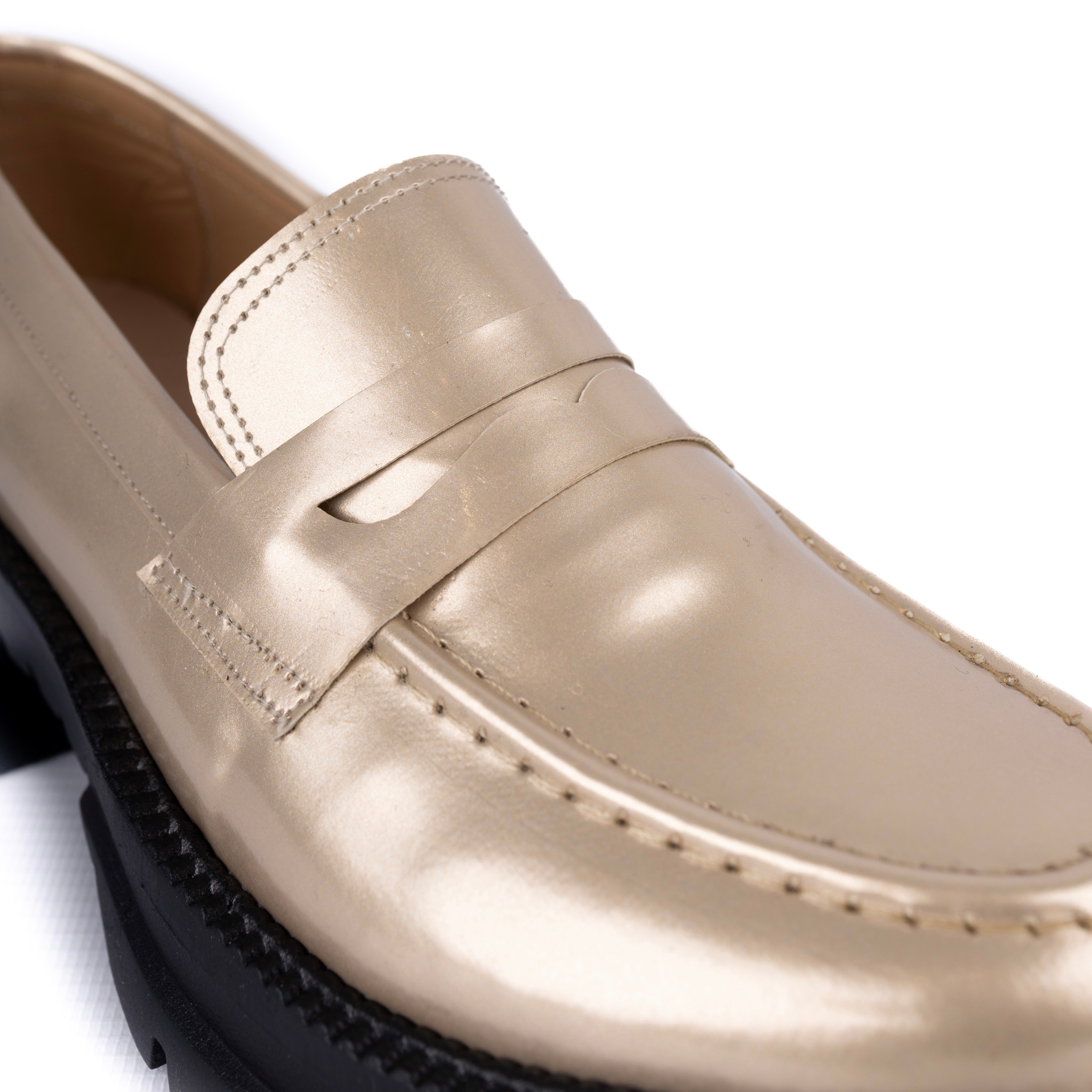 Gold Tip top Loafers