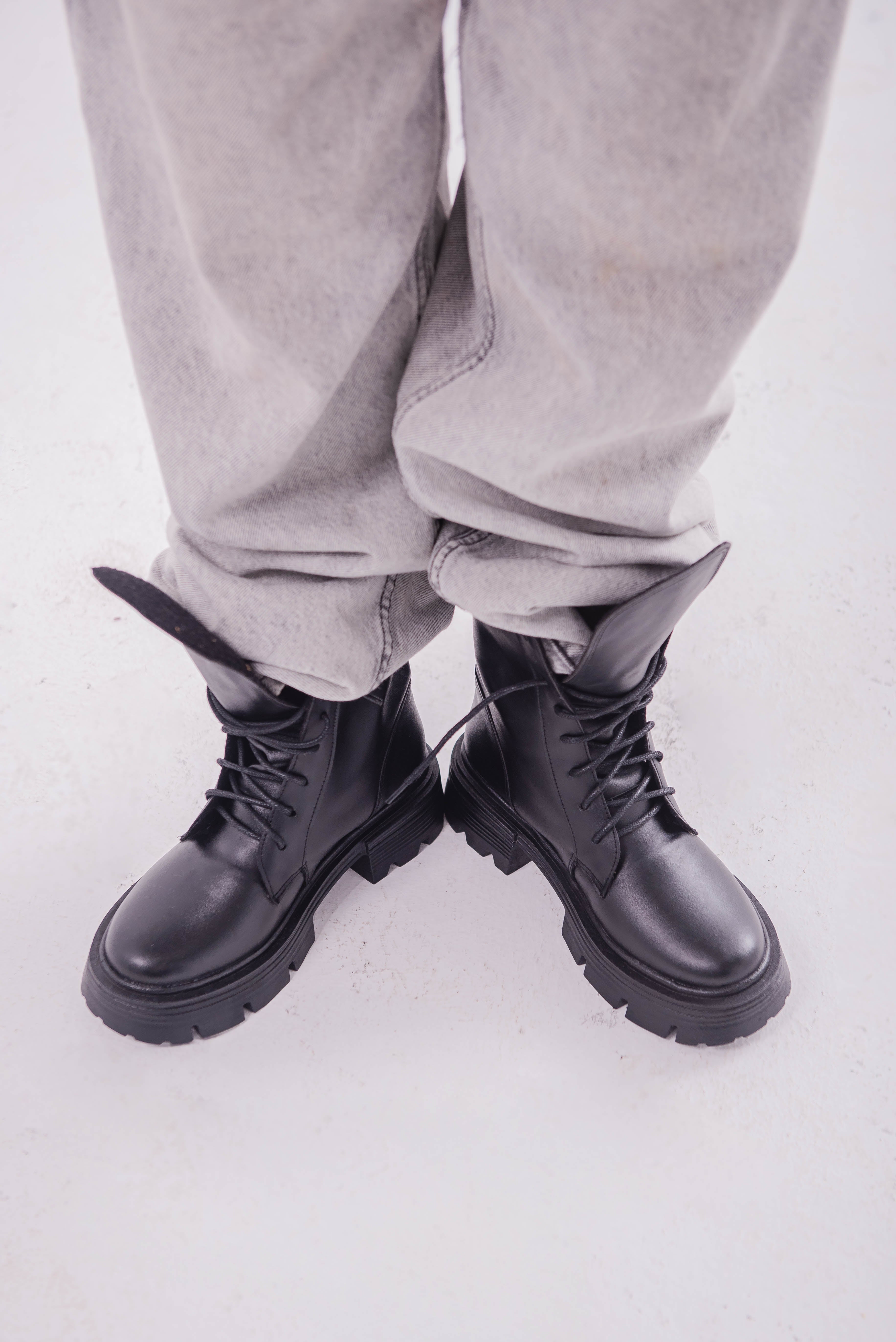 Black Bolt Boots