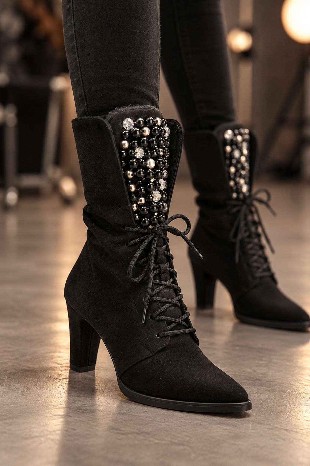THE DUALÉ BOOT SET
Includes the DUALÉ Boot, a Basic Sleeve, and one Decorative Sleeve of your choice.