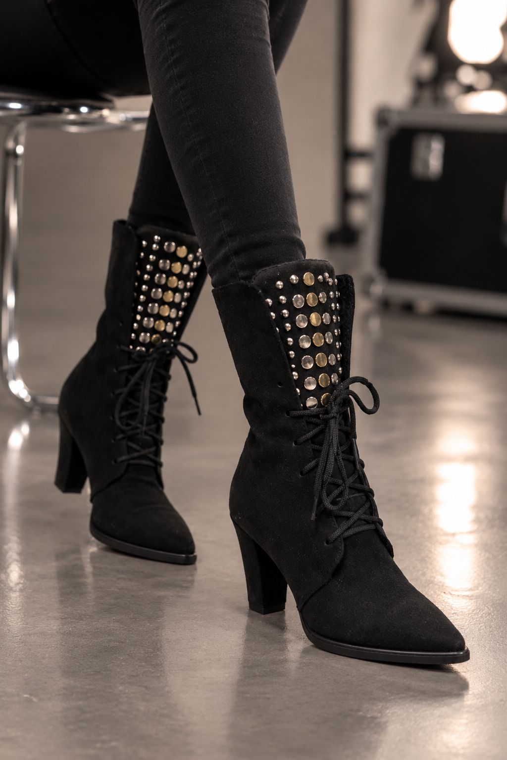 THE DUALÉ BOOT SET

Includes the DUALÉ Boot, a Basic Sleeve, and one Decorative Sleeve of your choice.